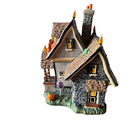 Dept 56 Snow Village The Candy Cauldron - Picture 6 of 8